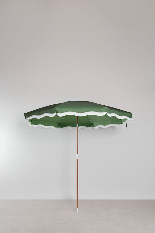 SolarGlow™ – LED Patio Parasol